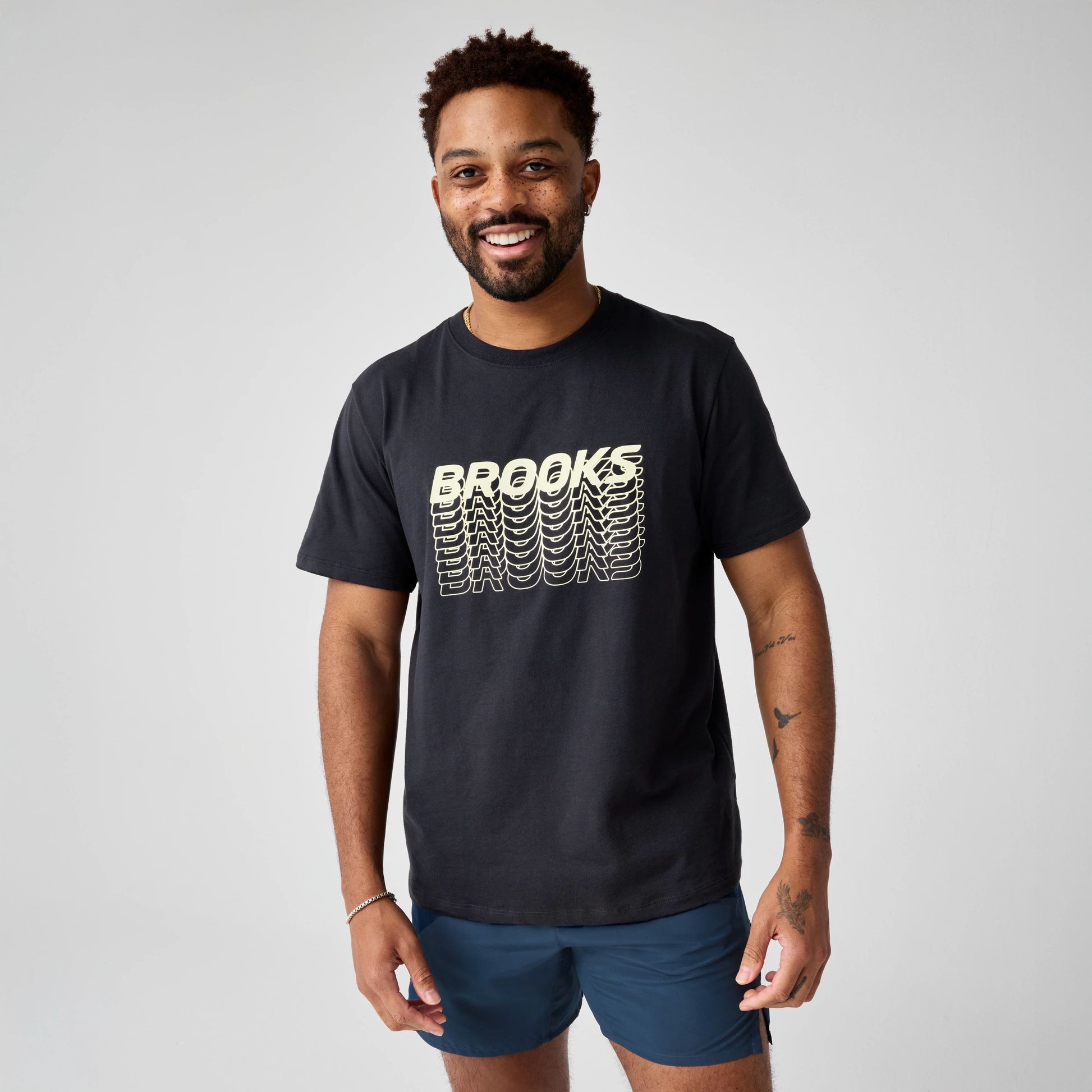 MEN'S GRAPHIC SHORT SLEEVE